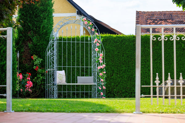 Choisir la couleur de l'arche de roses : blanc, noir, gris ou vert – quelle couleur s'harmonise avec le style de votre jardin ?